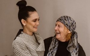  Usilnya Luna Maya Ajak Ibu Polos Main Filter Instagram Sampai Kaget Dikira Ada Tikus Beneran