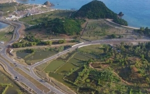 Duduk Beralaskan Rumput, Penonton MotoGP Mandalika Bisa Saksikan Balapan dari Atas Bukit