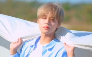 Park Jihoon Santai Nikmati Sinar Matahari Di Teaser Art Film Comeback '360'