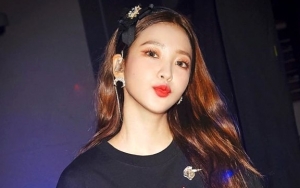 Yeri Red Velvet Pose Dewasa Cuma Kenakan Sports Bra, Abs Bikin Salfok