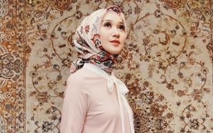 Dian Pelangi Beberkan Kisah Awal Mula Bertemu Dengan Suami