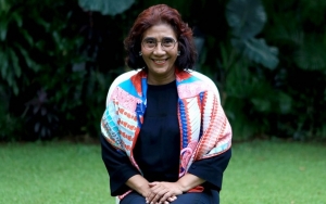 Ceria Ditemani 3 Cucu, Susi Pudjiastuti Keliling Indonesia Sambangi Bisnisnya