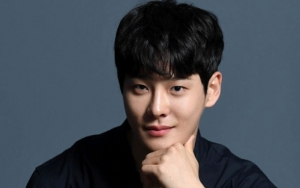 Mendiang Cha In Ha Ganteng dan Keren di Episode Terbaru 'Love with Flaws', Staf Ungkap Sikap Baiknya