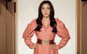 Dusta Syahrini 'Istri Saleha' Terkuak Usai Buka Kolom Komentar, Reaksi Reino Diluar Dugaan