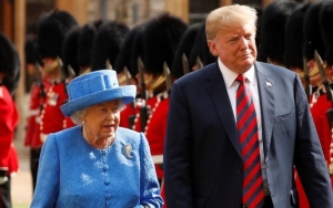 Viral Video Ratu Elizabeth Marahi Putrinya Gara-Gara Tak Mau Salami Donald Trump