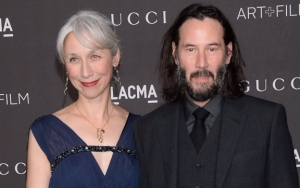 Disindir Kelihatan Tua, Ini Alasan Alexandra Grant Pacar Keanu Reeves Biarkan Rambutnya Memutih