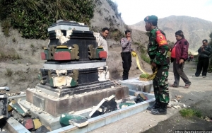 3 Tempat Ibadah Umat Hindu di Bromo Rusak Misterius, Polisi Lakukan Penyelidikan