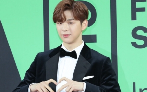 Dekat Seperti Teman, Kang Daniel Kirim Pesan Menyentuh Ini Pada Sang Ibu