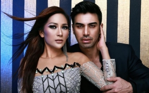 Mantan Suami Tata Janeeta Mesra Dengan Seorang Perempuan, Sudah Move On?