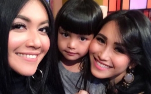 Kembali Berjumpa, Denada Ungkap Seberapa Besar Arti Ayu Ting Ting Bagi Sang Putri