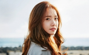 Yoona Raih Artist of the Year di IFFAM, Gaun Merah Jadi Sorotan dan Bikin Jatuh Cinta