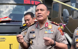 Dinilai Telah Mengabdi Tanpa Cacat, Calon Ketua KPK Komjen Firli  Diganjar Penghargaan