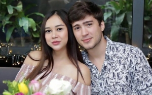 Aura Kasih Bantah Gugat Cerai, Aksi di Ranjang Bareng Suami Brewok Tampan Bukti Cinta Sejati