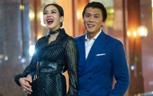  Reaksi Reino Barack Manja Minta Disodorin Minum Syahrini Bukti Sudah 'Lentur' Ketularan Istri