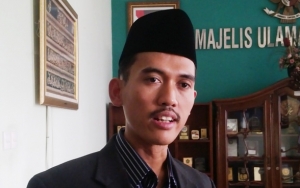 MUI Buka Suara Soal Larang Simbol Islam di Peci dan Mobil