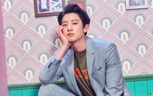 Chanyeol EXO Dipuji Tetap Santuy dan Tebar Senyum Meski Kedinginan di Bandara