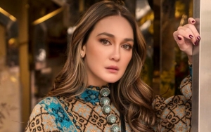 Luna Maya Cantik Sumringah Usai Dikira Pelukan dengan Faisal, Hajimuu Malah Ngode Jorok?