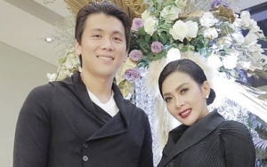 Adik Terciduk Nyapu di Resto Baru, Syahrini-Reino Dicibir Ngirit Bisnis Warteg Meski Mahar 40 Miliar