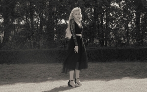 Yeri Seram Sekaligus Menawan Di Teaser Comeback Red Velvet 'Psycho' Bikin Fans Tak Habis Pikir