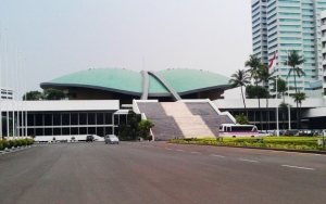 DPR Minta Kemendagri Turun Tangan Soal Kepala Negara Sering ke Luar Negeri