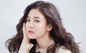 Song Hye Kyo Tuai Komentar Seperti Ini Usai Posting Foto Kece di Pantai