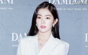 Terlalu Putih, Alas Bedak Tebal Irene Red Velvet di Event Perhiasan Kena Julid
