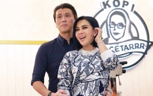Syahrini Bakal Umrah Bareng Reino Tahun Depan, Kasus First Travel Kembali Diungkit