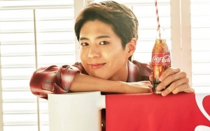 Bukan Irene, Park Bo Gum Dipasangkan dengan Member Red Velvet Ini di Iklan Coca-Cola