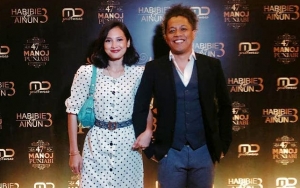 Arie Kriting Kagumi Perangko Habibie Ainun, Akan Buat Sebagai Bukti Cinta Ke Indah Permatasari?