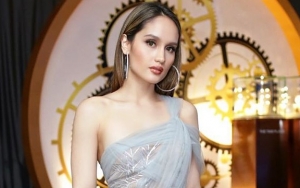 Cinta Laura Bawa Lotion Anti Nyamuk di Dalam Tas Mewah, SIM dan Kacamata Hitam Jadi Benda Favorit