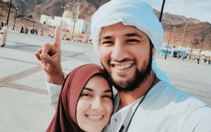 Tetap Romantis Saat Umrah, Doa Irish Bella dan Ammar Zoni di Jabal Rahmah Sukses Bikin Lumer