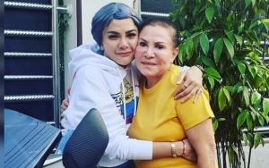 Nikita Mirzani Ingat Mendiang Ibu hingga Beri Mpok Atiek Cincin Berlian, Kebaikan Lain Terungkap