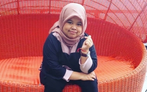 Rahmawati Kekeyi Ketahuan Lap Tangan di Sofa Usai Pegang Bagian Hidung Dikritik Jorok