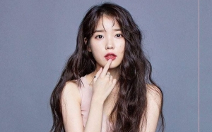 Usai Diminta Fans, IU Bagikan Foto Masa Kecilnya Yang Menggemaskan Ini