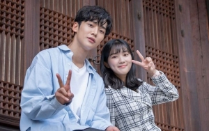 Kim Hye Yoon Blak-Blakan Sebut Rowoon Cowok Menjengkelkan di 'Ask Us Anything'