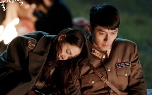 Hyun Bin Cemburui Son Ye Jin di 'Crash Landing on You', Ekspresi Cemberut Viral