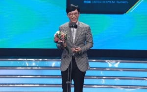 MBC Entertainment Awards 2019: Yoo Jae Seok Terharu Raih Piala Rookie Usai 29 Tahun Berkarier