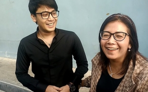 Kriss Hatta Bungkam Dicecar Kabar Putus dari Pacar, Pilih Fokus Tahun Baru Bareng Ibunda
