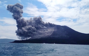 Erupsi Lagi, Gunung Anak Krakatau Semburkan Abu Hingga 1.000 Meter