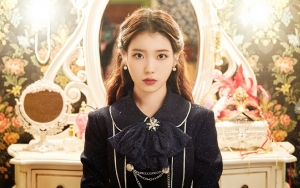 Gaya Umbar Pinggang IU di Konser Jakarta Dipuji Habis-Habisan