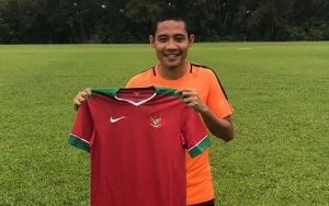 Pesepak Bola Evan Dimas Gelar Acara Tunangan, Sempat Perlihatkan Aksi Sundul Bola