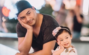Glenn Alinskie ‘Lempar’ Natusha Ke Jendela Mobil, Jari-Jari Penuh Plester Jadi Sorotan