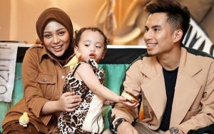 Rachel Vennya Ngungsi Banjir Naik Perahu Karet, Ekspresi Xabiru Kebingungan Jadi Sorotan