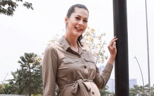  Ketiduran Di Mobil, Cara Paula Verhoeven Gendong Bayi Bikin Khawatir