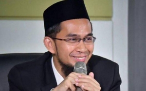 Istri Restui Poligami Alasan Ustadz Adi Hidayat Tolak Nikah Lagi Bikin Adem