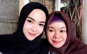Dulu Membantah, Kini Ibu Medina Zein Akui Putrinya Idap Bipolar Karena Faktor Genetik 