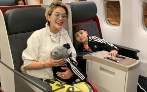 Nikita Mirzani Doakan Para Orang Jahat Saat Umrah, Intip Momen Azka Sholat Di Masjid Nabawi