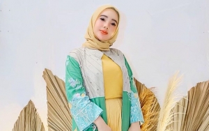 Simak Cerita Devita Rusdi Terjun Langsung Bantu Korban Banjir