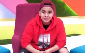 Berangkatkan Sang Ibunda Umrah, Billy Syahputra Mau Sombong ke Mendiang Olga
