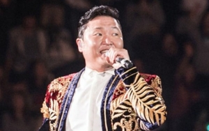 Konser PSY Dikritik Lantaran Dancer Cewek Cuma Kenakan Bra dan Lakukan Gerakan Sensual